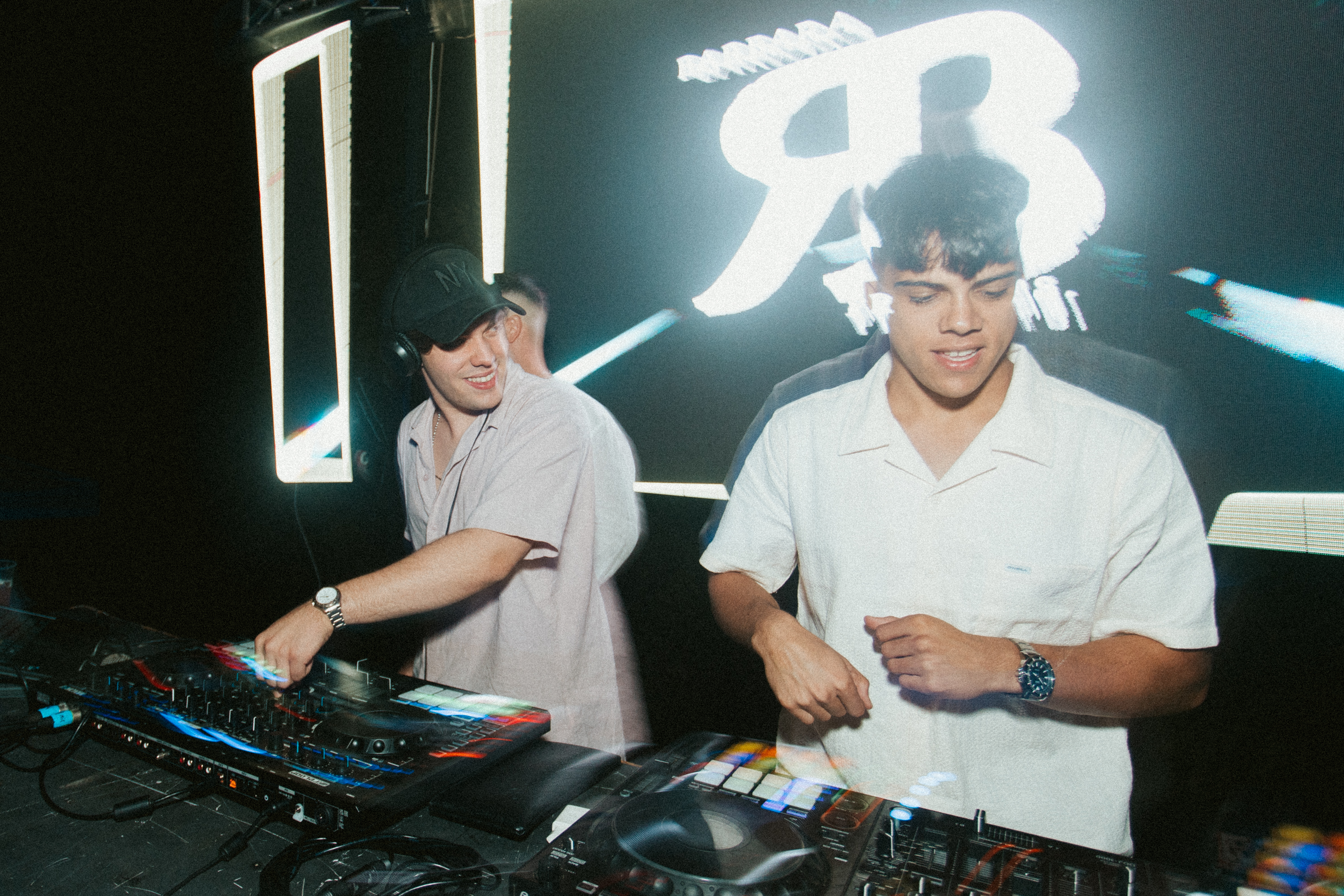 DJ REN